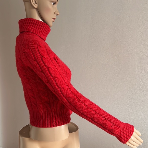Club Monaco Red Cashmere Cable Knit Turtleneck Cropped Sweater - Picture 4 of 10